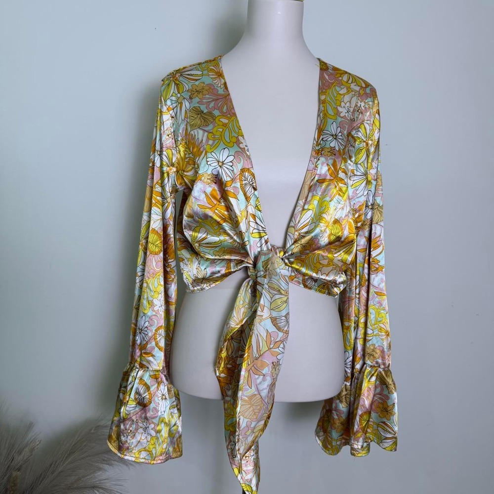 L.I.F.E. Love Is For Eternity 70s Retro Satin Front Tie Crop Top Large